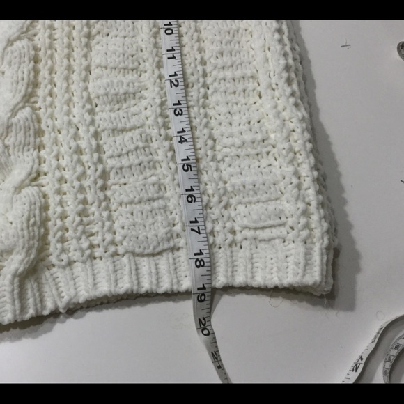 Creamy White Chunky Cable Knit Cropped Sweater - Picture 5 of 5
